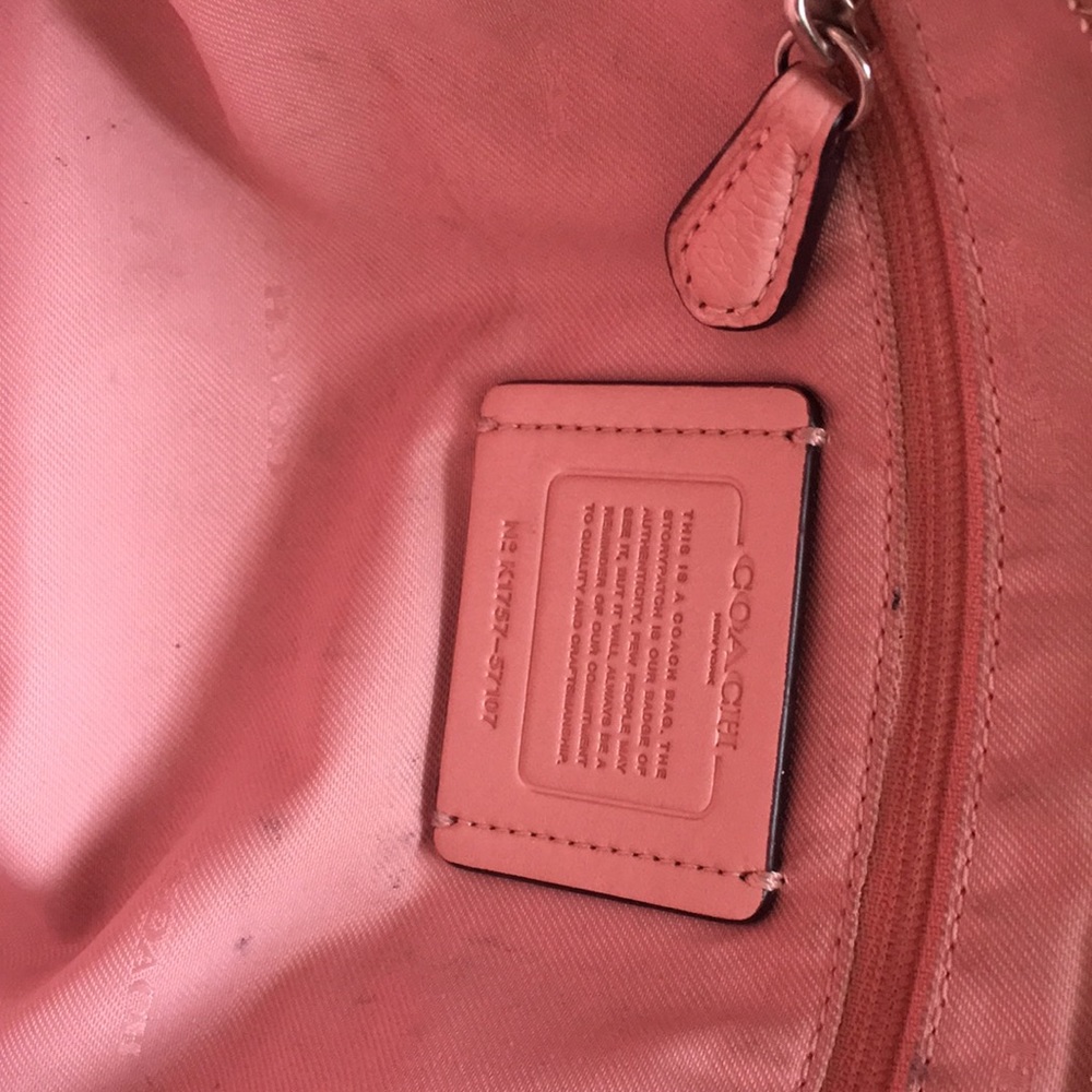 Women’s Coach Pebbled leather tote . Silver tone chain link handle. - Picture 5 of 16